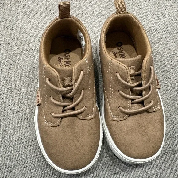 OshKosh B'gosh Kids Tan Sneakers - Picture 1 of 4
